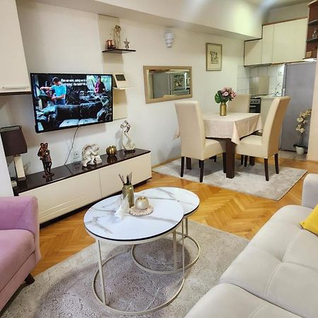 New Apartment 8, Self Check-In, Free Parking Skopje Ngoại thất bức ảnh