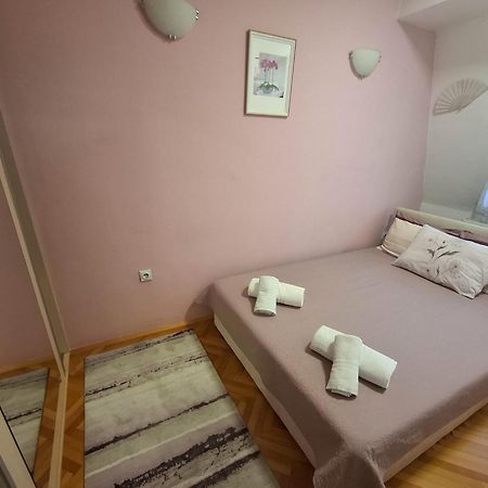 New Apartment 8, Self Check-In, Free Parking Skopje Ngoại thất bức ảnh